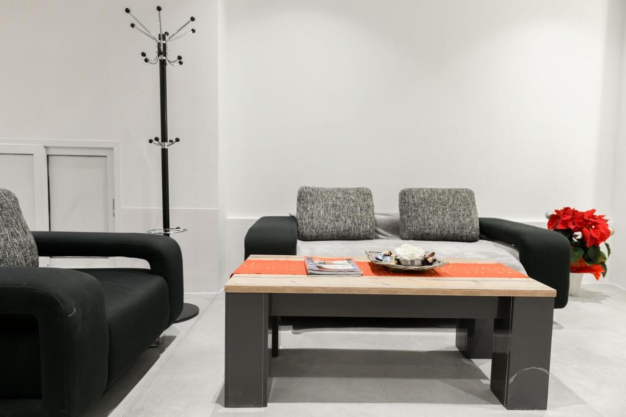 Privilege Suite Pieta Exterior photo